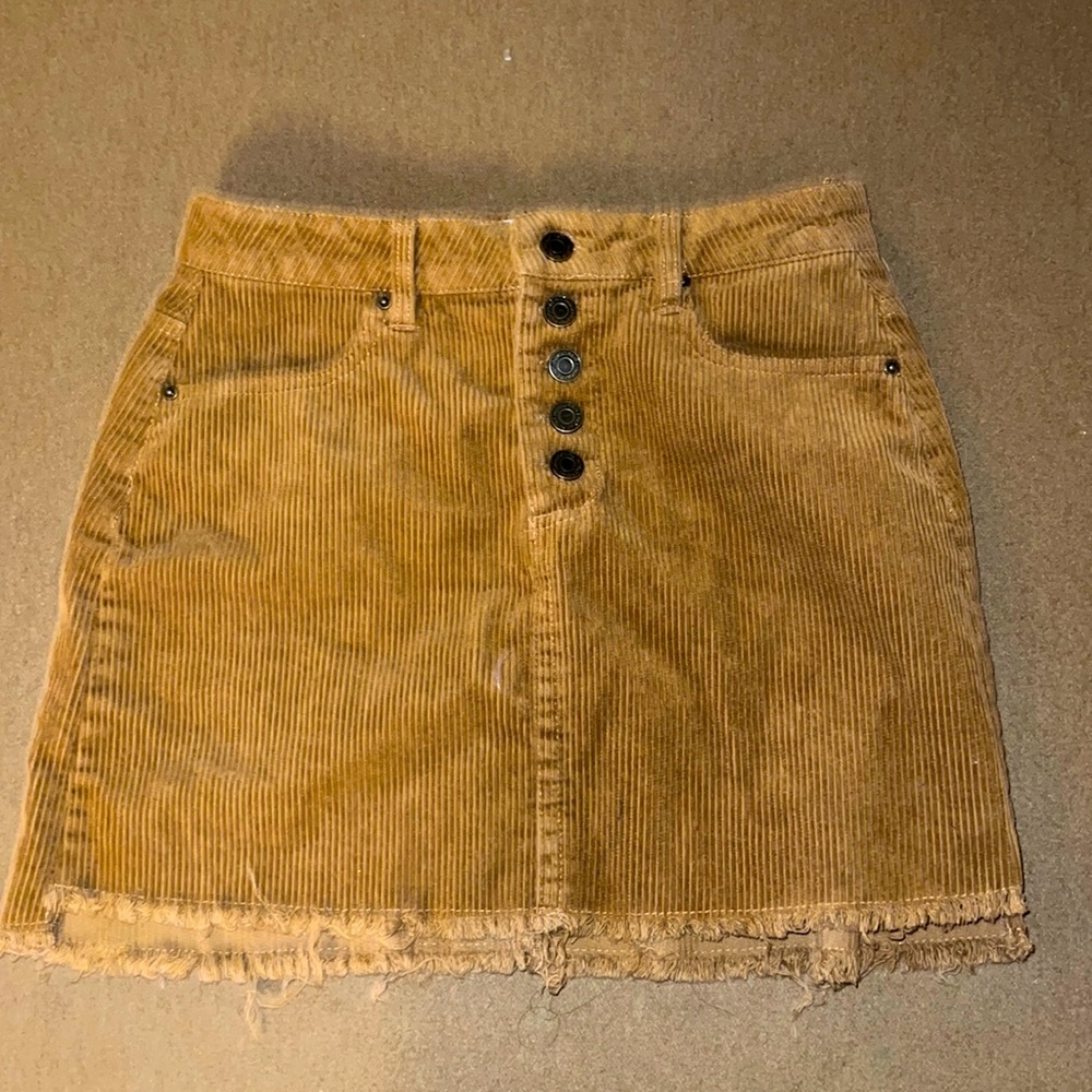 Brown/ Deep Tan Corduroy Skirt. Size 3 in Women’/ Juniors.